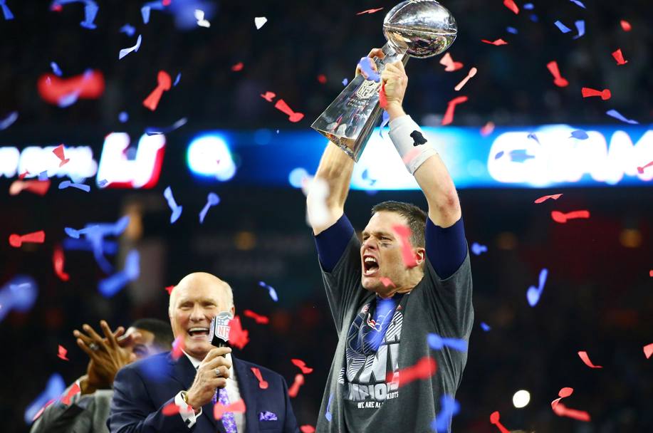 La leggenda Tom Brady dei New England Patriots celebra la vittoria della squadra. (Reuters)